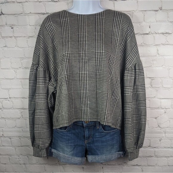 NWT Bershka Houndstooth Plaid Puff Long Sleeve Top - Picture 1 of 4